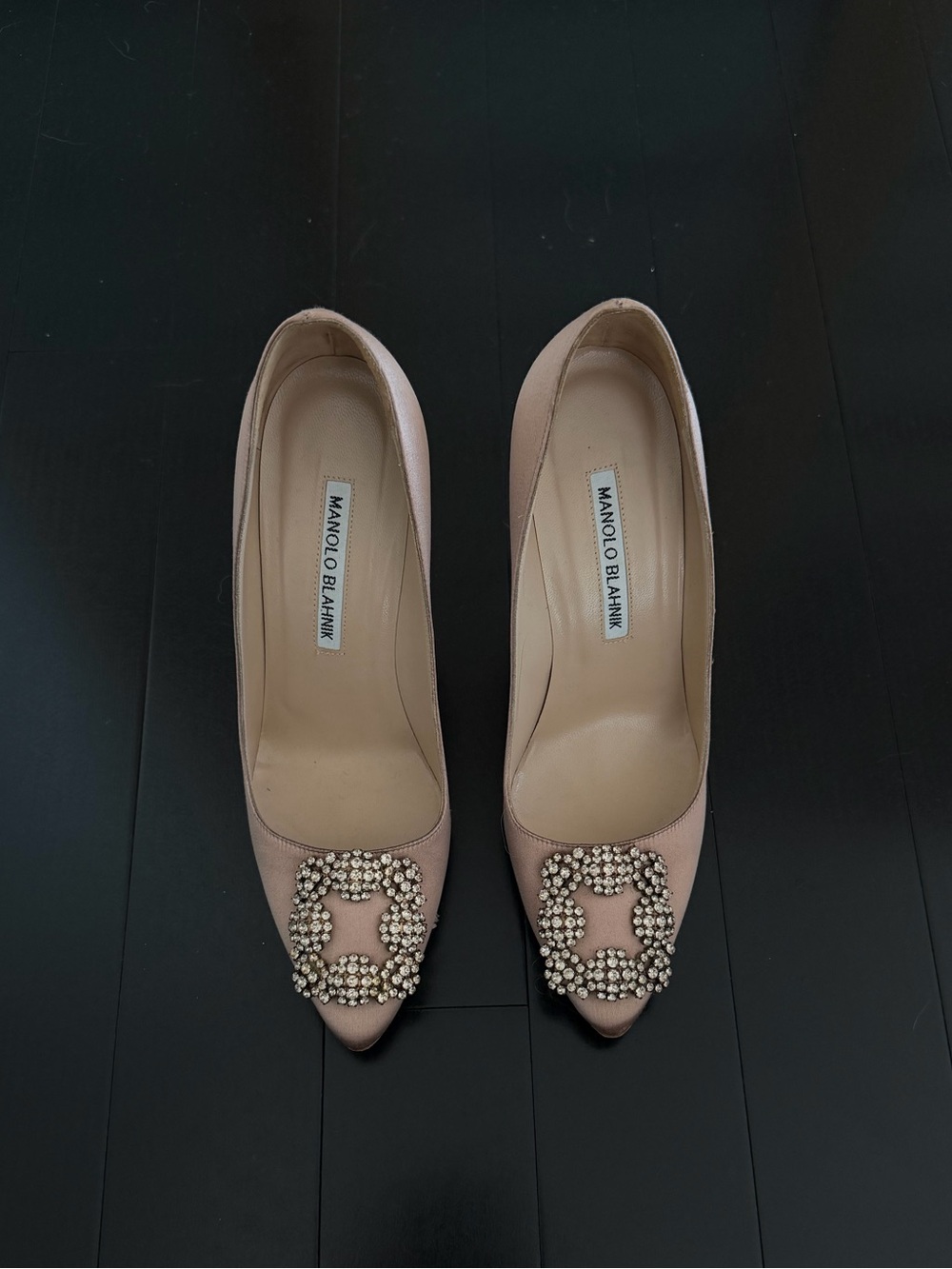 Original Manolo Blahnik blush Hangisi 105